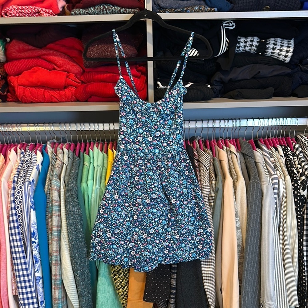 Hollister blue/pink spaghetti strap smocked back waist size M